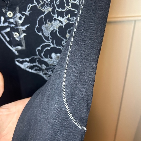 Vintage Guess Japanese metallic waves single-stitch shirt - Picture 6 of 9